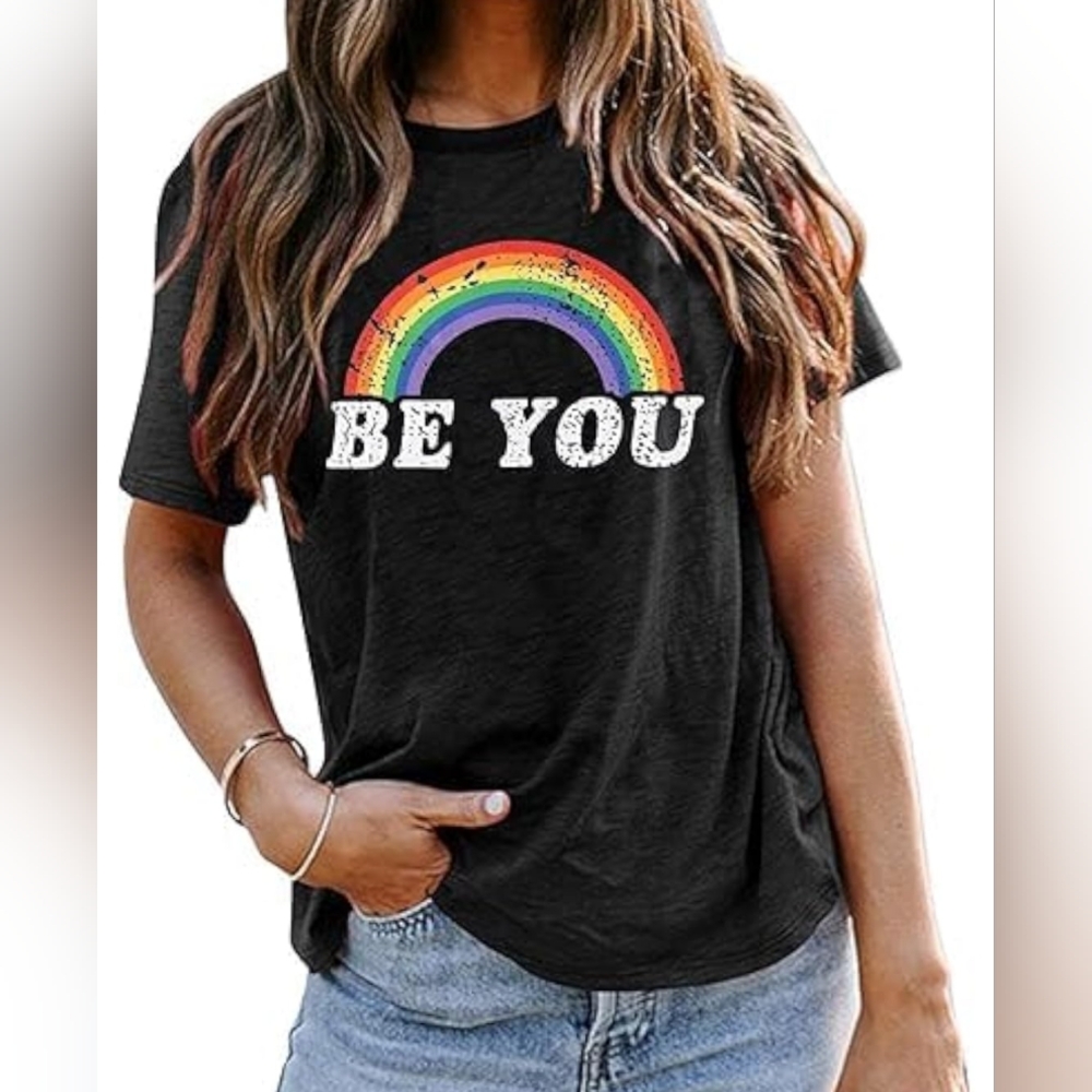 🆕 Women's Matching SET of PRIDE T-shirt & Accessories